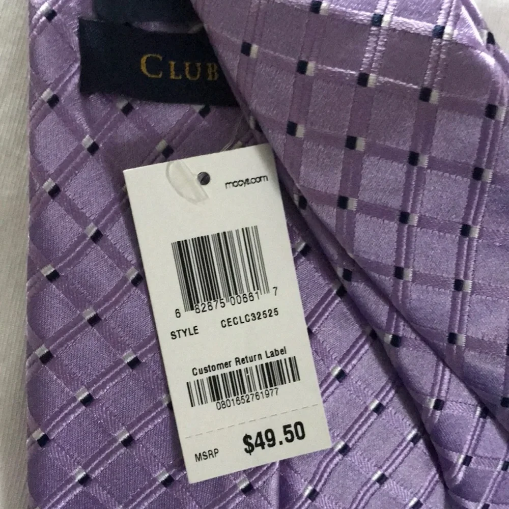 NWT. Club room Men’s tie. Purple diamond pattern. Gorgeous!!
